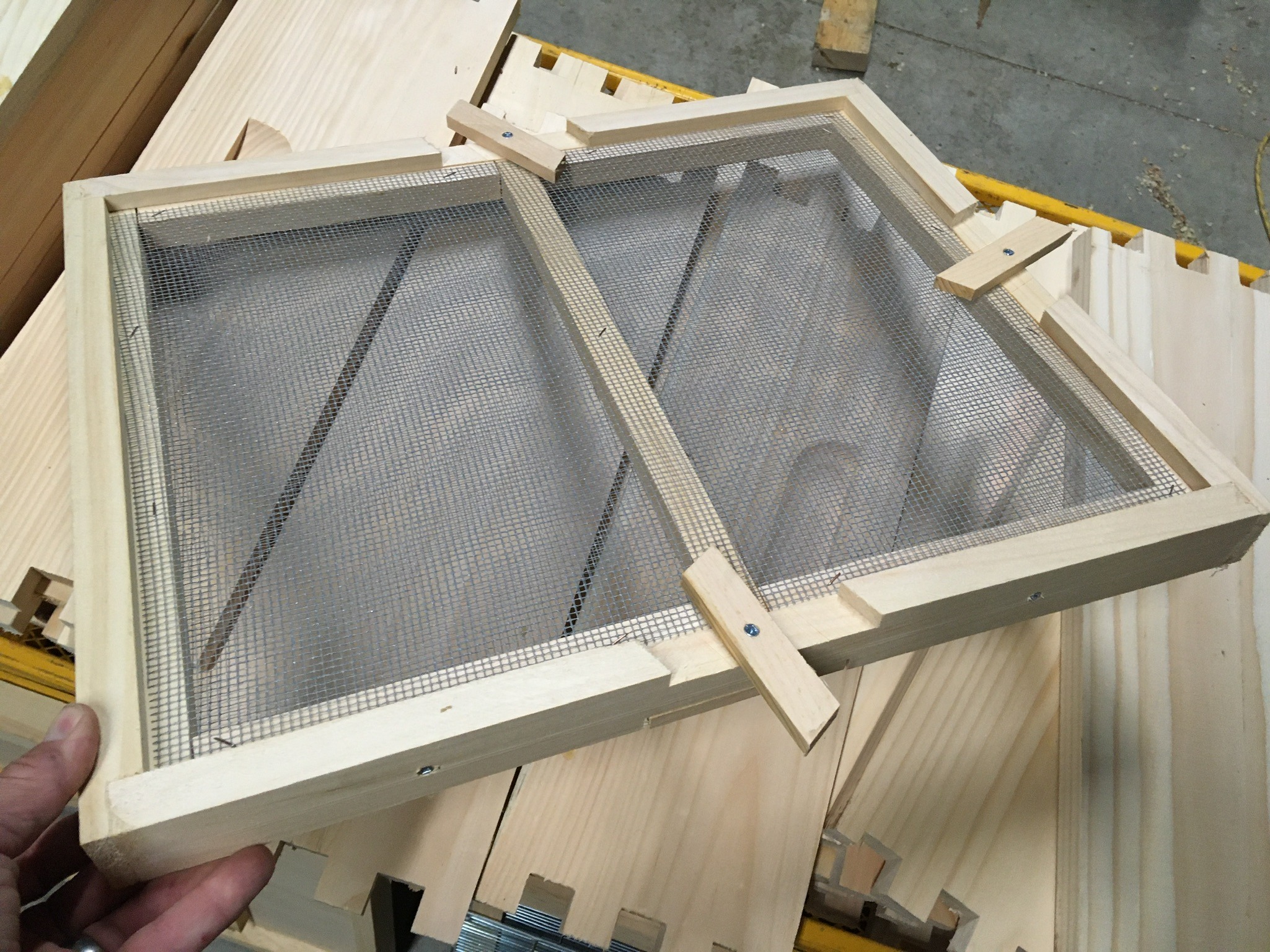 Snellgrove Double Screen Board Happbee Acres