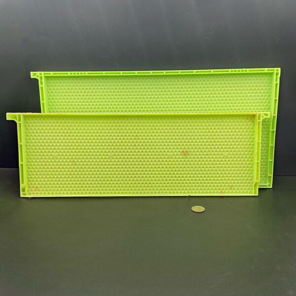 One Piece Frame Drone Comb Waxed