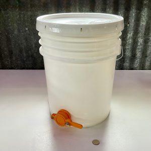 Basic Bottling Bucket w/ Lid