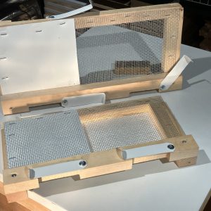 Robbing and Moving Screen - Wood 10 Frame