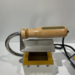 Pierce Cut Comb Honey Cutter