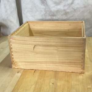 Wax Dipped Pura 8 Frame Deep Box