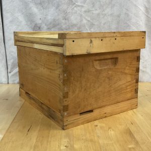 Wax Dipped 4 Way Mating Nuc with Lid