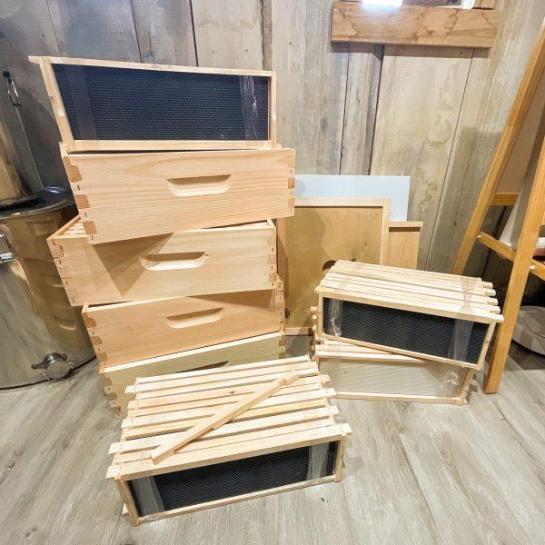 Amish Pine 8 Frame Unassembled 4 Medium Full Hive Kit